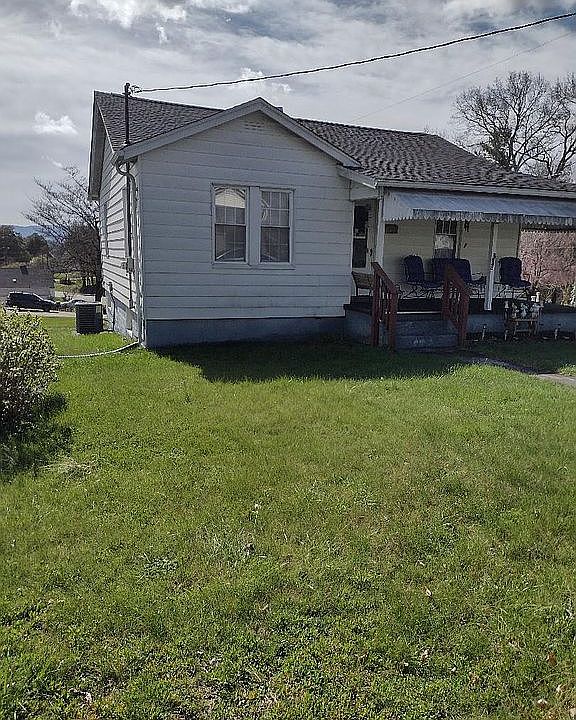 1st image of 252 Magnolia Dr