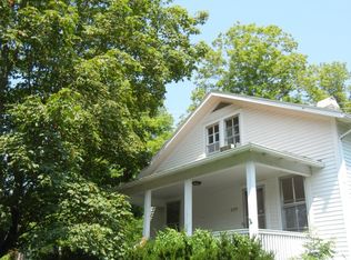 222 W Randolph St, Lewisburg, WV 24901