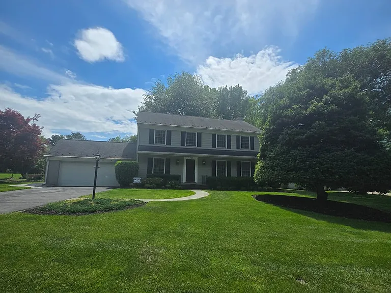 6720 Newbold Dr — Photo 1