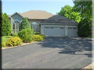 721 Granite Dr, Eagan, MN 55123