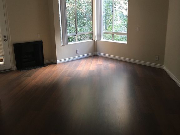 2nd image of 1229 N Sycamore Ave APT 212