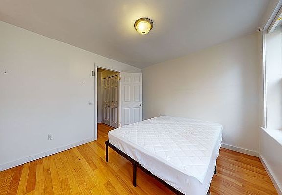2nd image of 123 E 7th St APT 4W