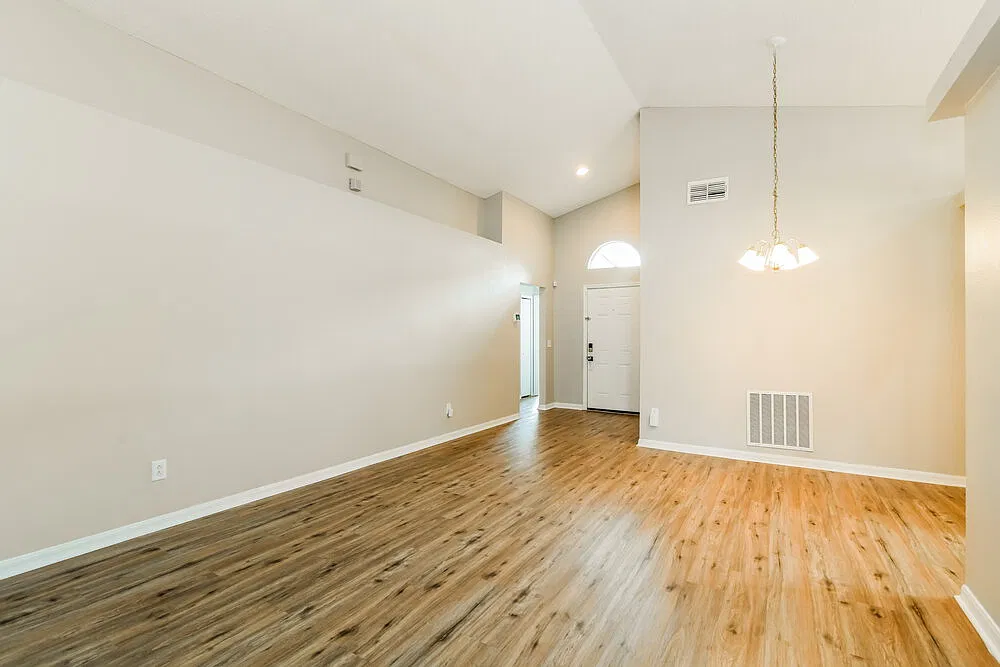 4 bed, 2.0 bath, 1639 sqft, $2,620 — Photo 4