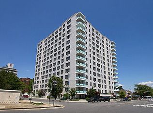 65 Oriental Blvd APT 9F, Brooklyn, NY 11235