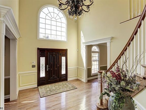 2nd image of 5 Luce Dr