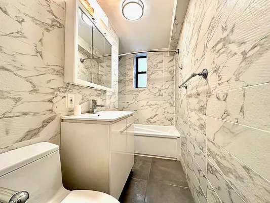 Rented by Zjama Realty Corp | media 6