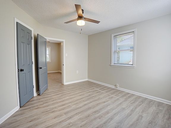 5th image of 108 Brighton St
