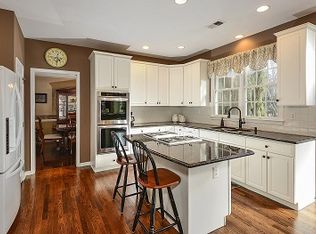 8 Kent Ct, Flanders, NJ 07836