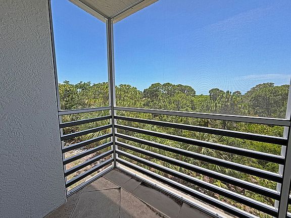 5th image of 15161 Cedarwood Ln APT 1504