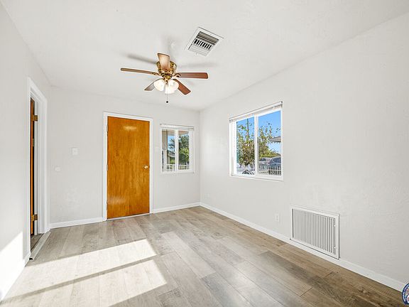 5th image of 219 E Brighton Ave