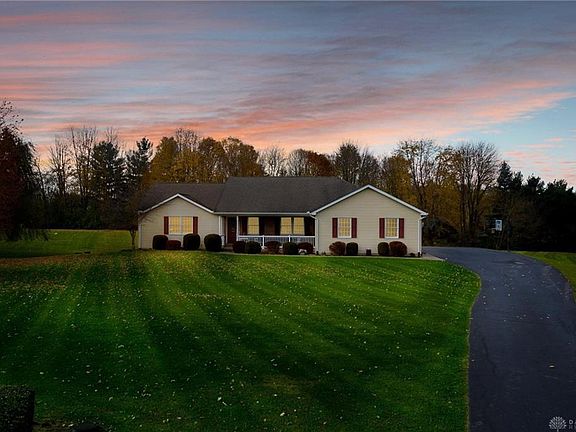 2nd image of 401 Limerick Dr