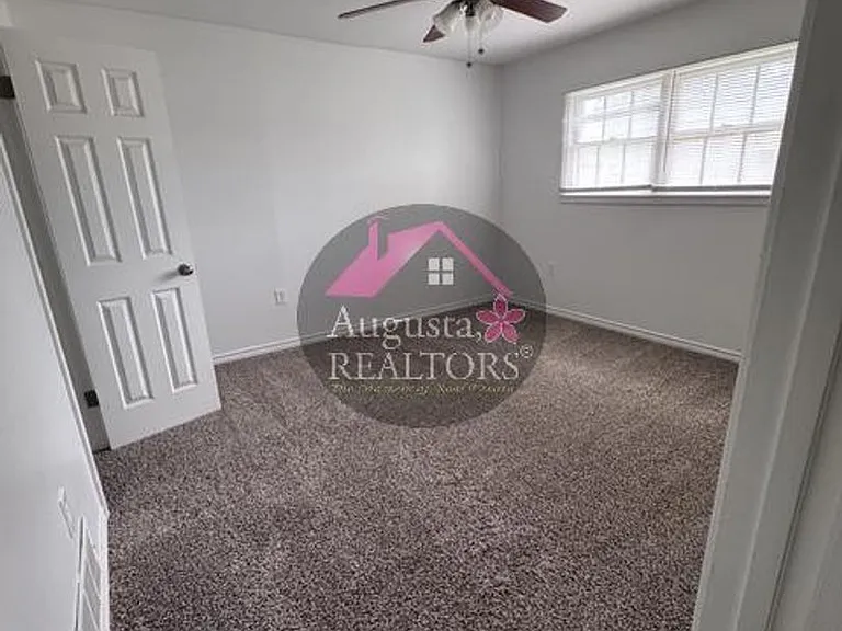 2626 Garfield Ave — Photo 13
