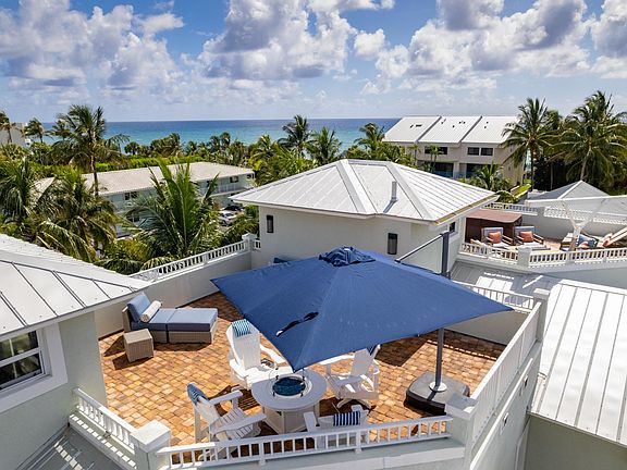 Rooftop patio with 360 degree views! Sunrise and sunset.
