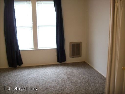 5th image of 309 E Pine St