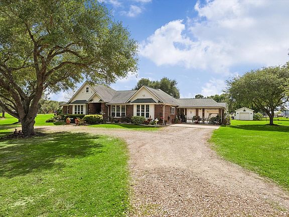 5th image of 428 Briar Creek Ln