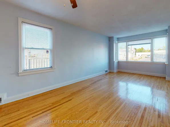 191 Queen St E, Brampton, ON L6W 2B3