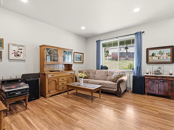 4th image of 87977 10th St