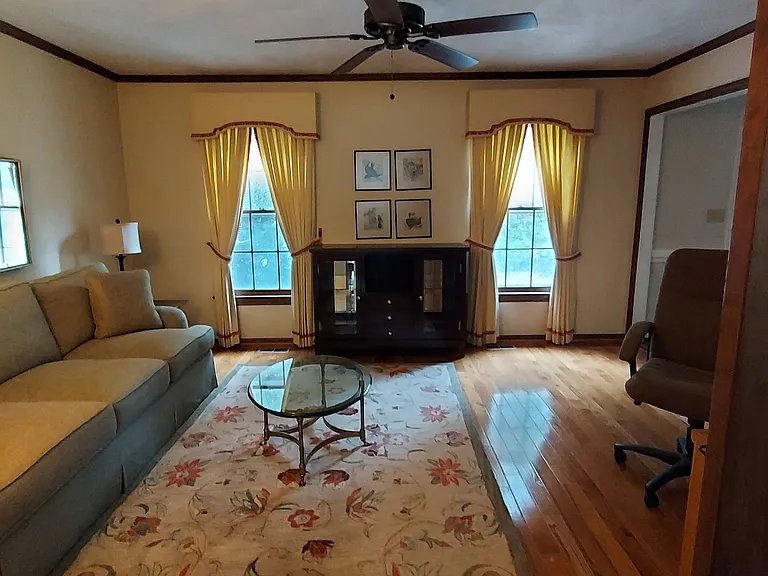 5135 Lake Shores Rd — Photo 3