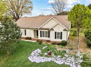 1765 Pipers Ridge Cir NW, Conover, NC 28613