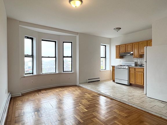 3rd image of 1861 Cropsey Ave #8