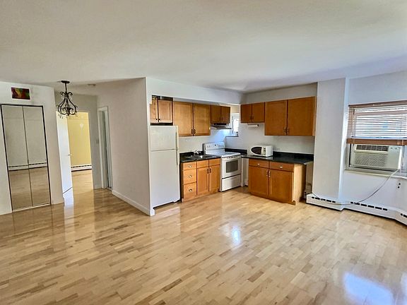 4th image of 4970 N Marine Dr APT 224