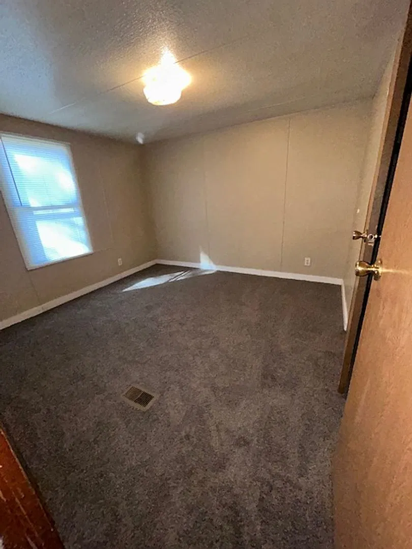 100 Buckshot Dr — Photo 2
