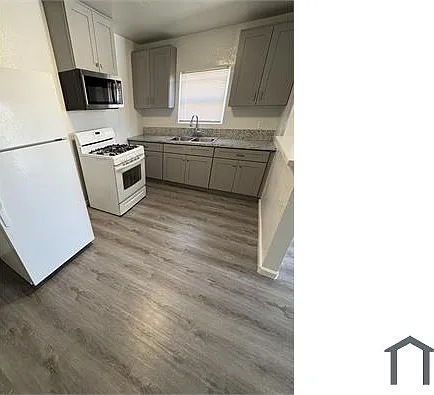 2249 Myrtle Ave — Photo 5