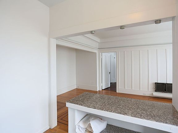 3rd image of 500 7th Ave APT 7