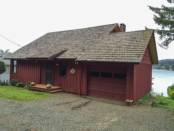 2nd image of 2850 NE Lake Dr