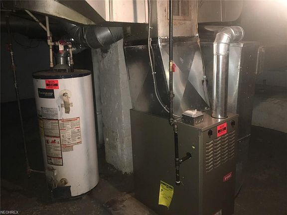 3rd image of 3017 E 65th St