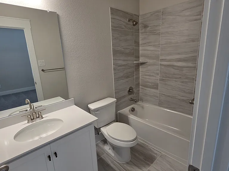 808 Concan Dr — Photo 6