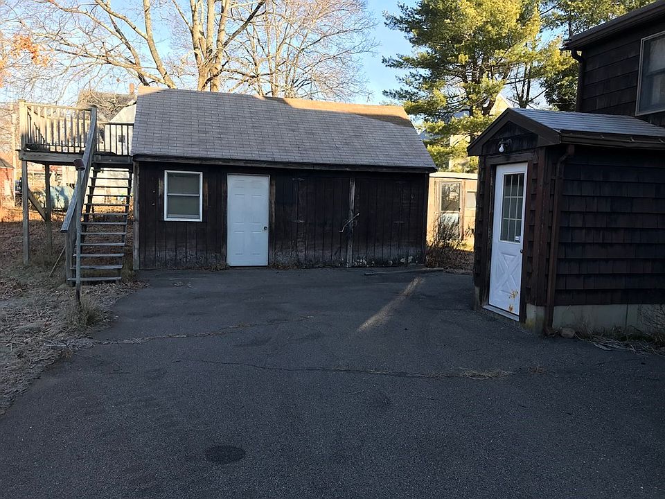 22 Glendale St Brockton MA 02302 Zillow   9e4f8cdb4883f76bc8d110d9081ddc62 Cc Ft 960 