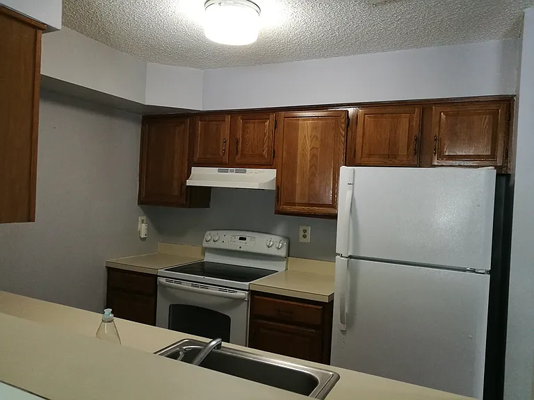 2113 Aspen Dr — Photo 2