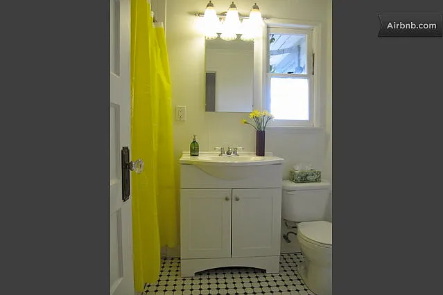Bathroom with Shower/tub.