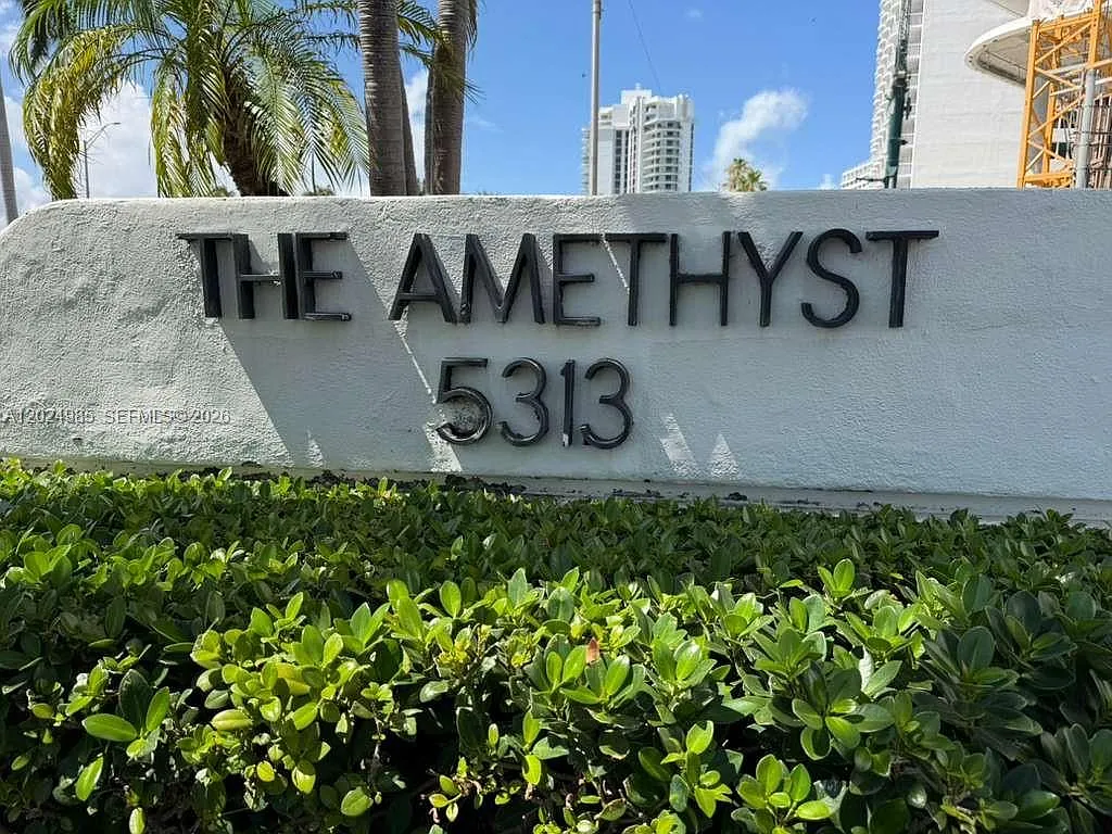 The Amethyst Condo — Photo 1