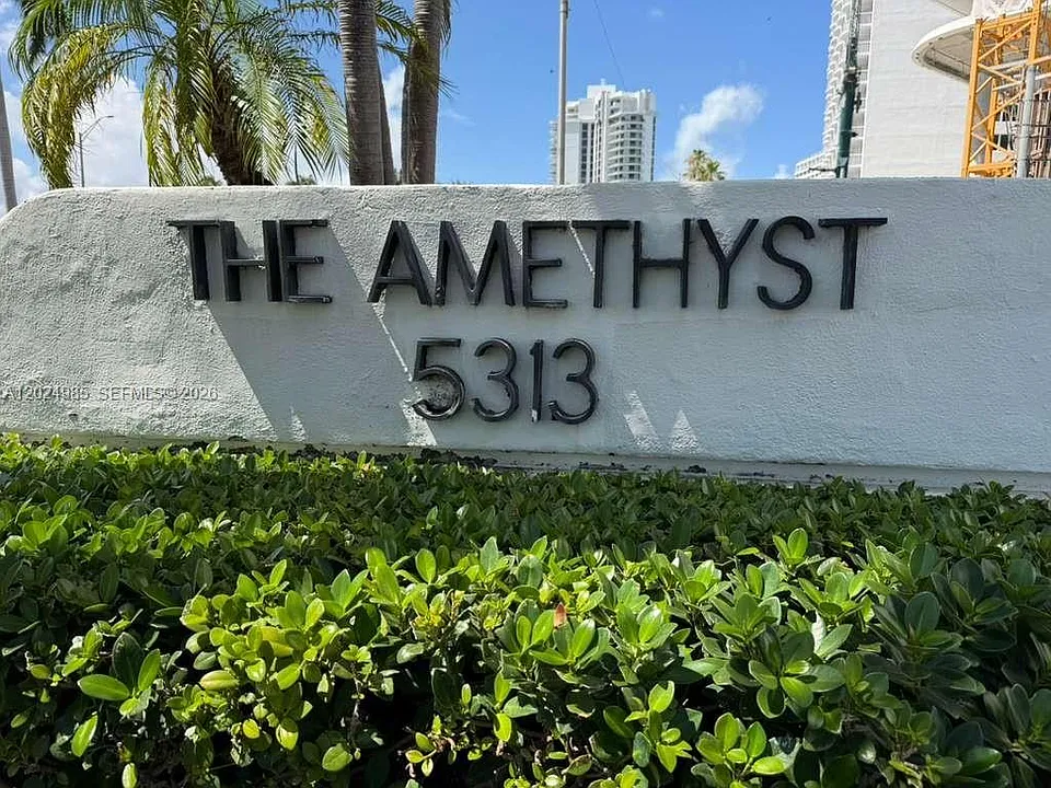5313 Collins Ave #1109