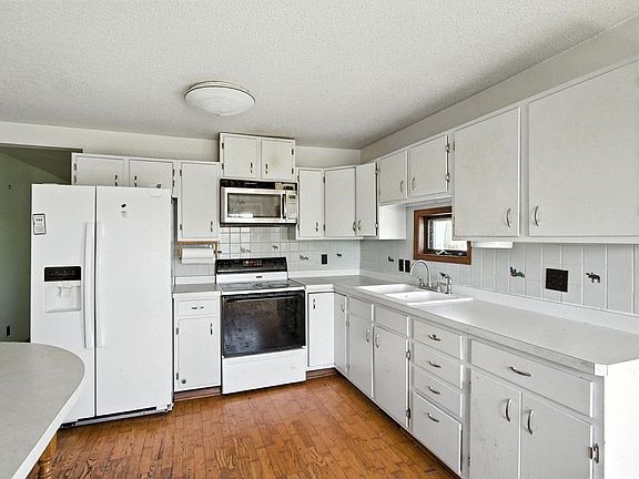 4th image of 5868 Rice Lake Rd