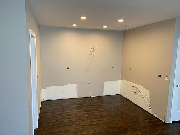 3rd image of 3315 N Greenview Ave #1S