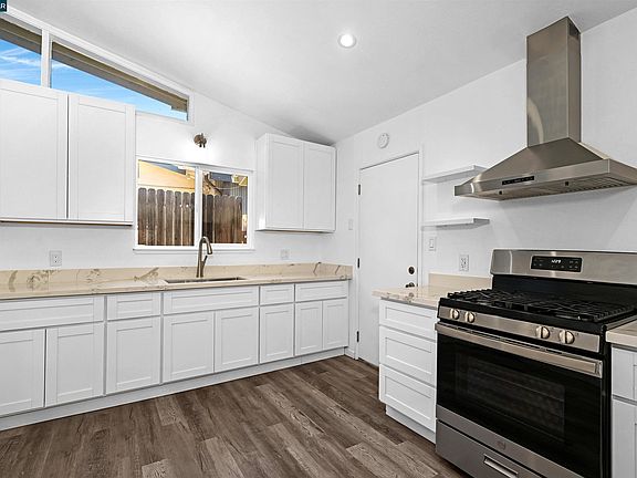 2nd image of 3124 Athene Ct