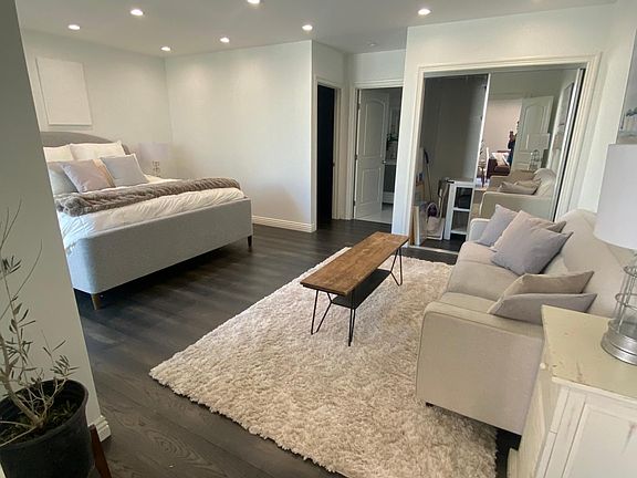 5th image of 321 S San Vicente Blvd APT 905