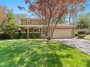 26 Greenbrier Rd, Smithfield, RI 02828