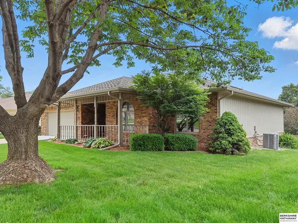 15618 L St, Omaha, NE 68135