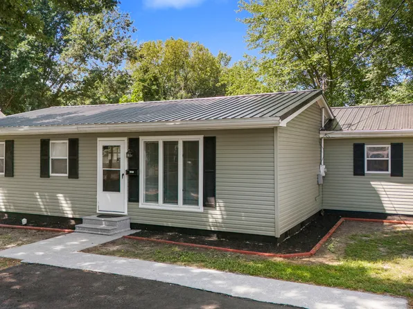 234 S 5th St, Austin, IN 47102