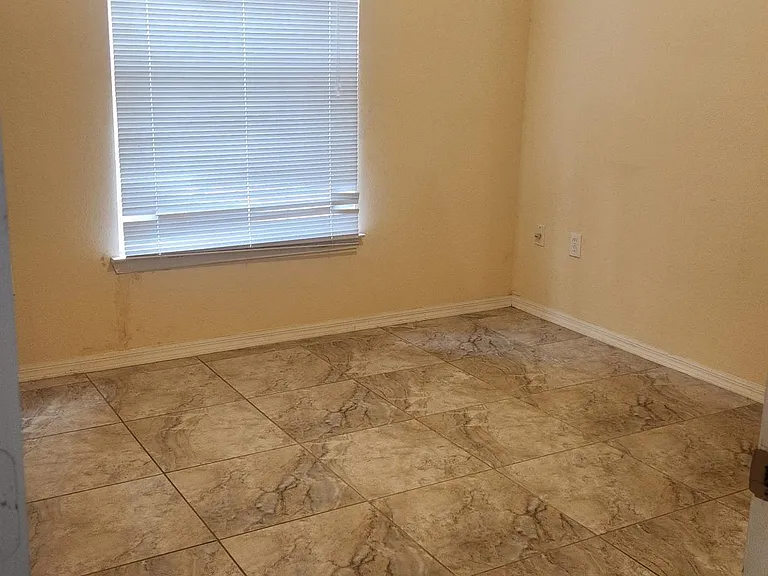 10205 Courtney Palms Blvd #101 — Photo 20