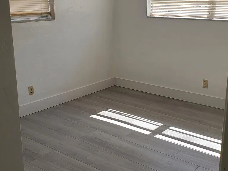 4140 NE 3rd Ave — Photo 6