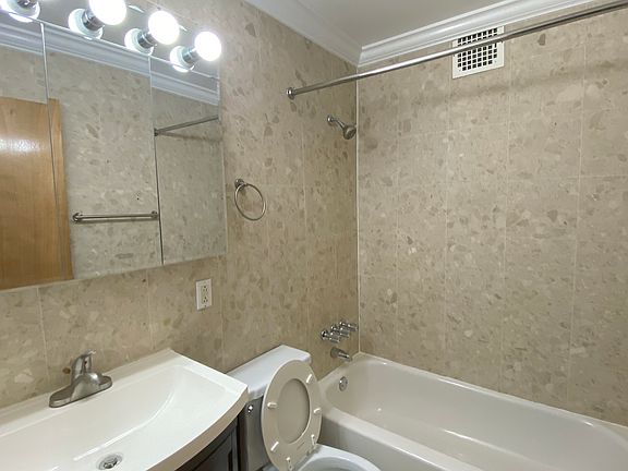 5th image of 304 W 92nd St APT 2H