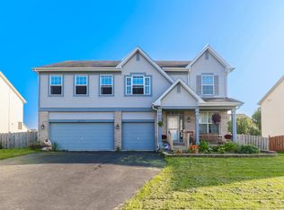 277 W Biros Ln, Round Lake, IL 60073