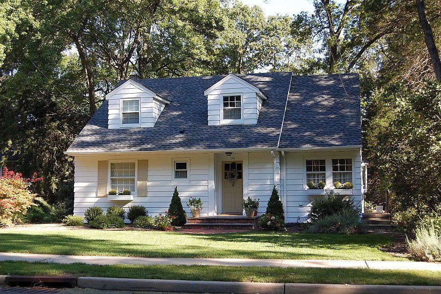 2nd image of 155 Blauvelt Ave