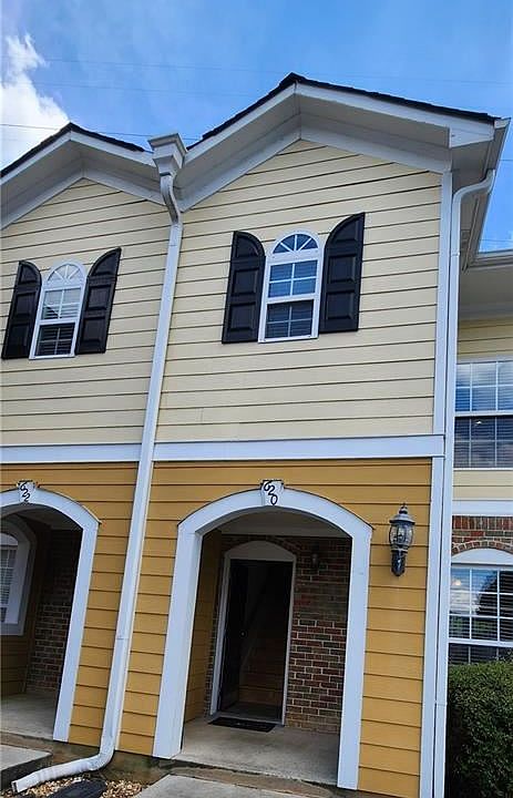 1st image of 620 Summer Pl