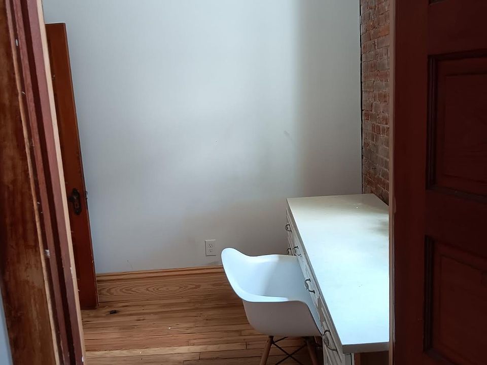 Entrance to room